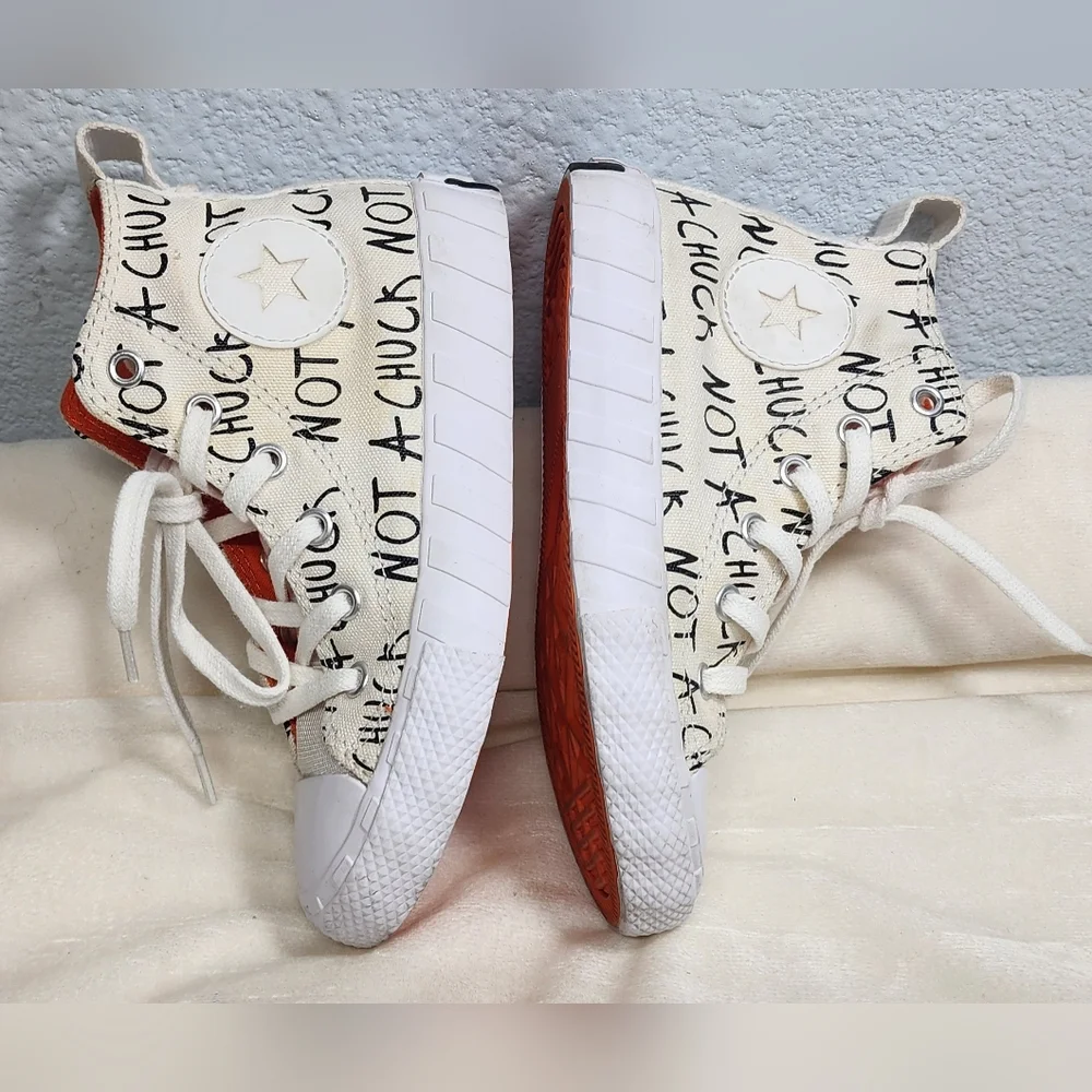 Converse The Chuck Unisex  Size 12